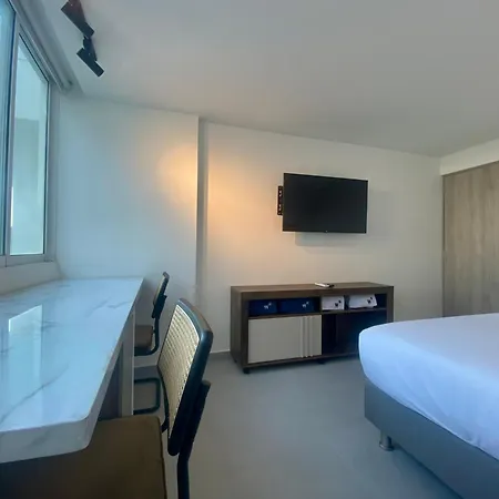 Serene Bay By Wynwood House