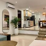 Serene Bay By Wynwood House