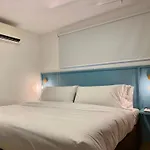 Serene Bay By Wynwood House