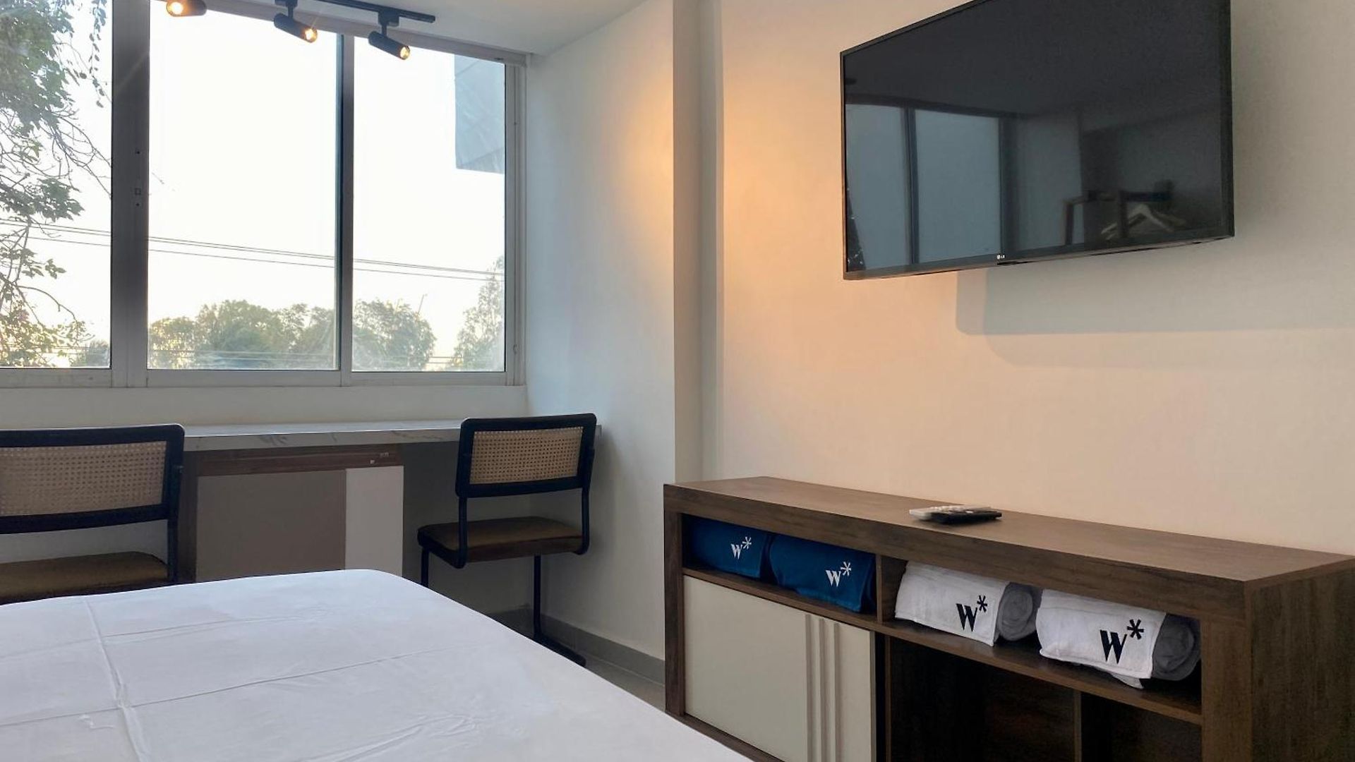 Serene Bay By Wynwood House Apartment