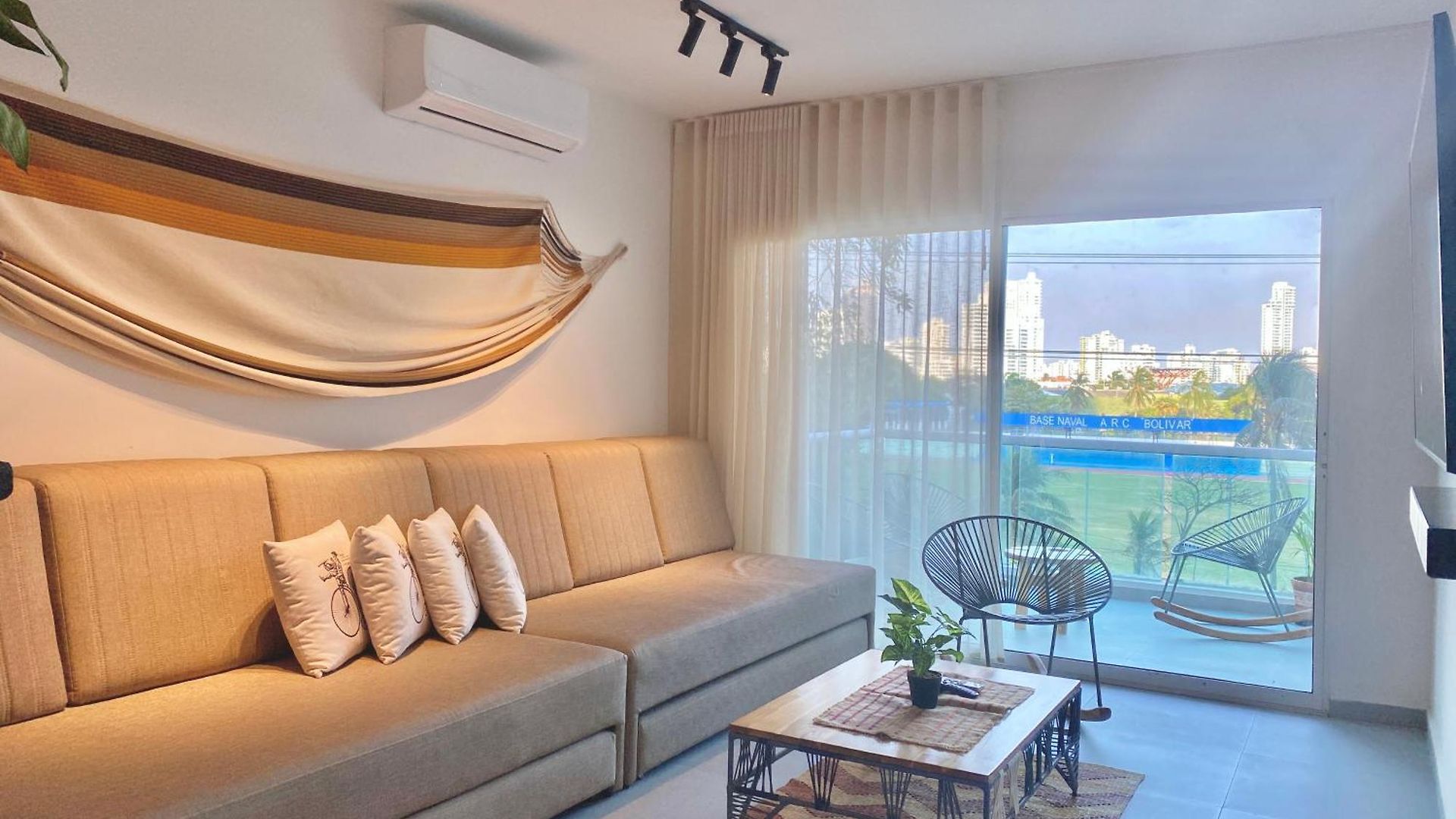 Serene Bay By Wynwood House Apartment