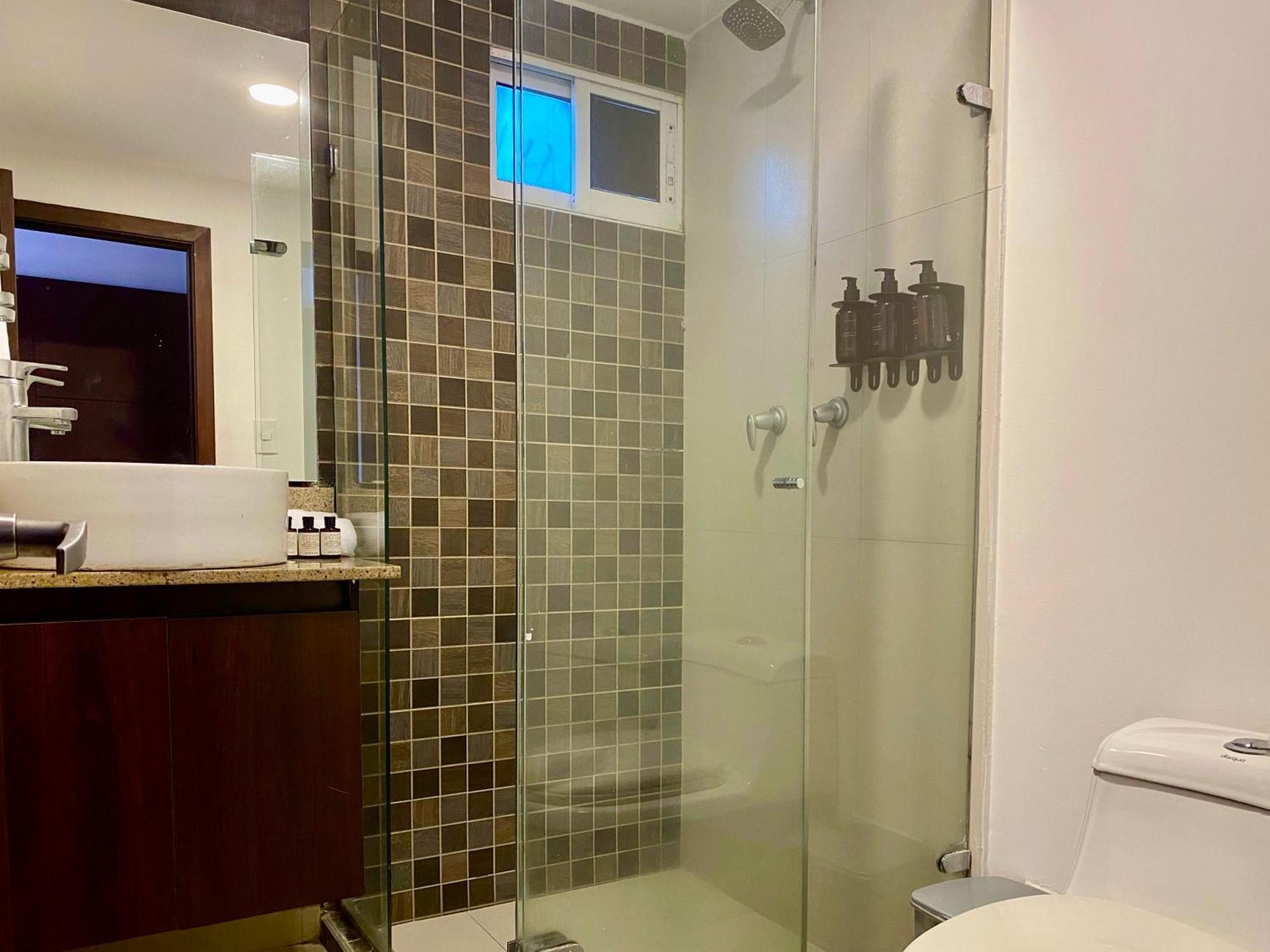 Serene Bay By Wynwood House *